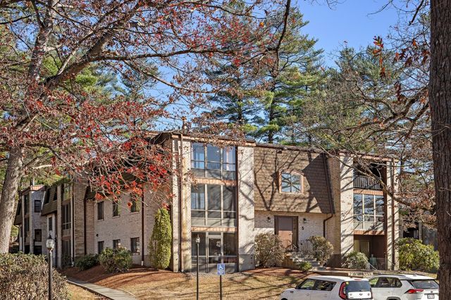 5 Greenbriar Dr 204, North Reading, MA 01864
