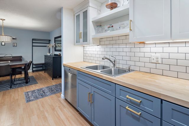 5 Greenbriar Dr 204, North Reading, MA 01864