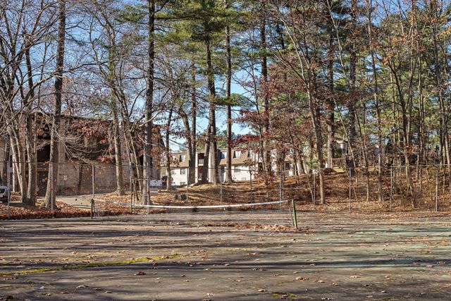 5 Greenbriar Dr 204, North Reading, MA 01864