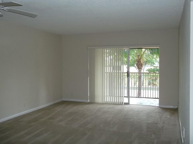 770 SE 2nd Avenue E205, Deerfield Beach, FL 33441