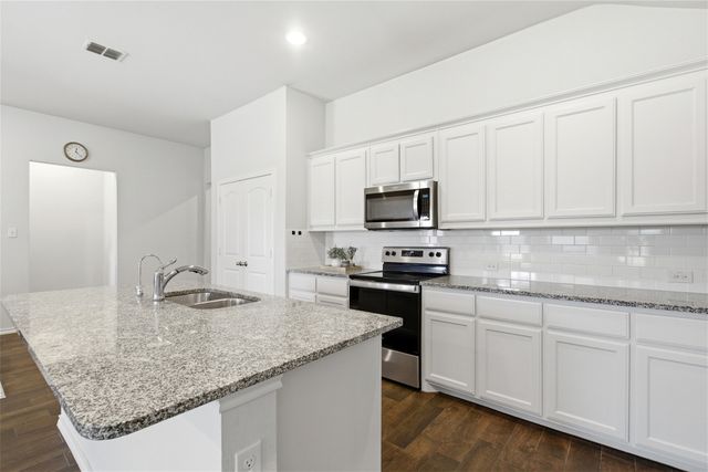 1016 Eastland Lane, Aubrey, TX 76227