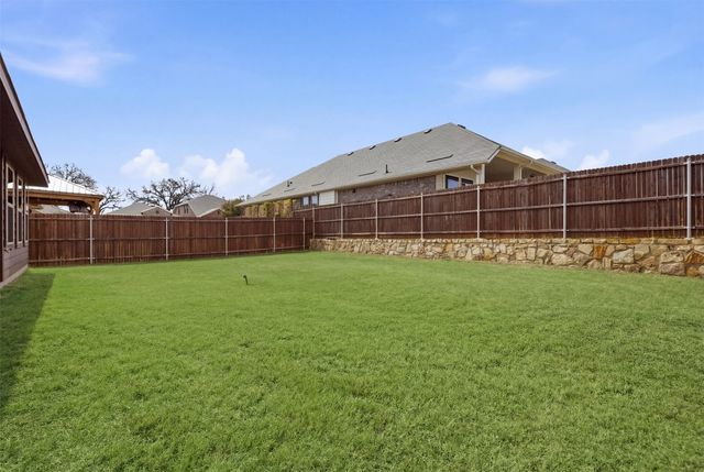 1016 Eastland Lane, Aubrey, TX 76227