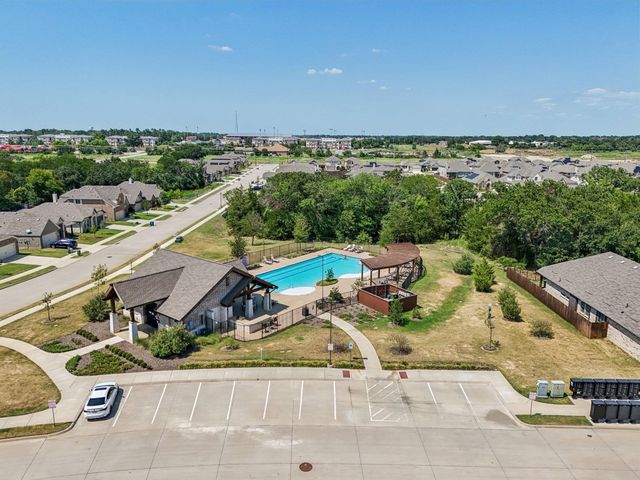 1016 Eastland Lane, Aubrey, TX 76227