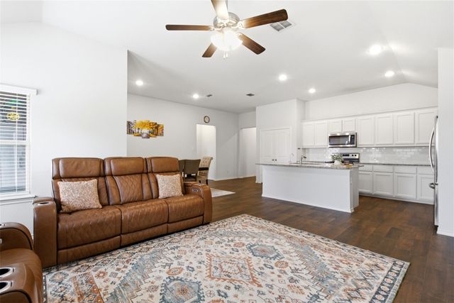 1016 Eastland Lane, Aubrey, TX 76227