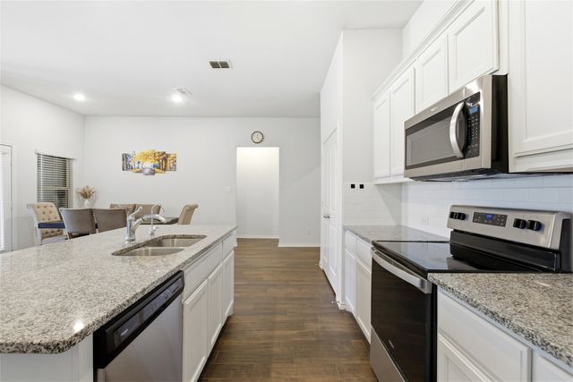 1016 Eastland Lane, Aubrey, TX 76227