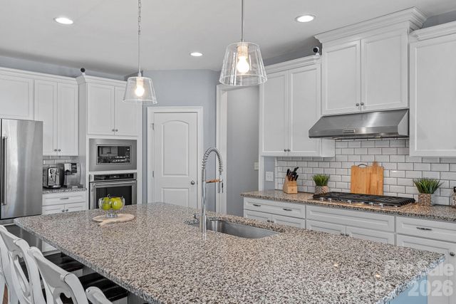 369 Cove Creek Loop, Mooresville, NC 28117