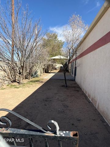 6501 Boeing Drive B-2, El Paso, TX 79925