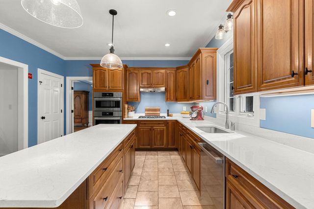 8 Eagle Court, Greenland, NH 03840