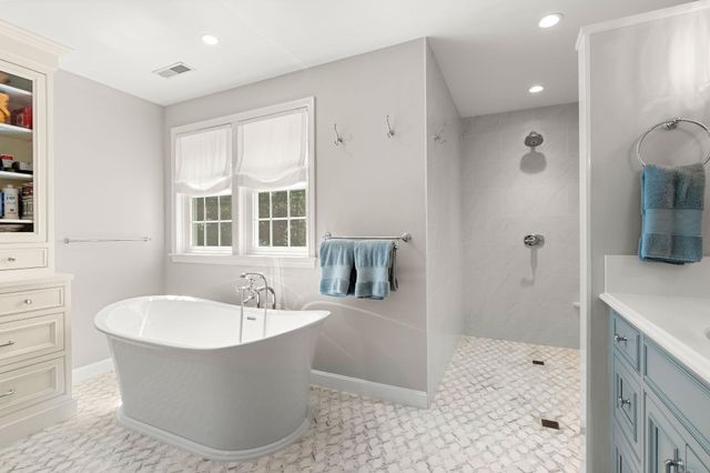 8 Eagle Court, Greenland, NH 03840