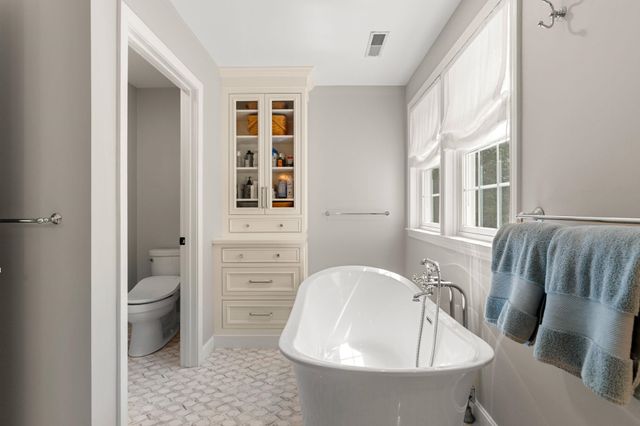 8 Eagle Court, Greenland, NH 03840