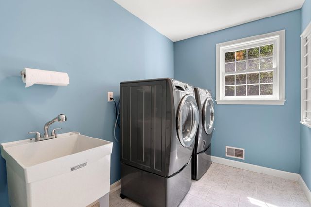 8 Eagle Court, Greenland, NH 03840