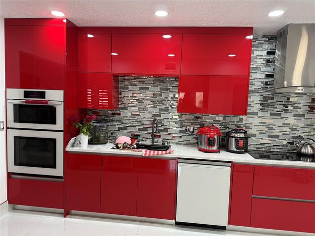 8301 LOPEZ DRIVE, Tampa, FL 33615
