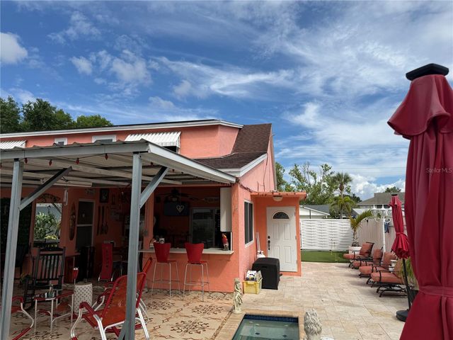 8301 LOPEZ DRIVE, Tampa, FL 33615
