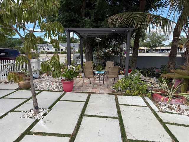 8301 LOPEZ DRIVE, Tampa, FL 33615