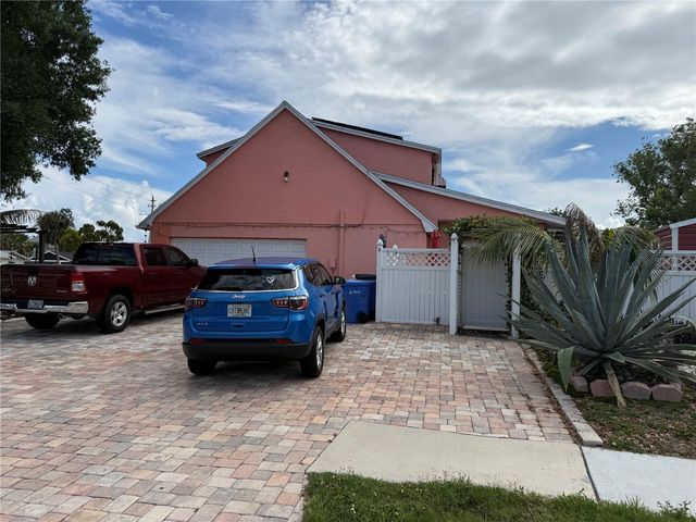 8301 LOPEZ DRIVE, Tampa, FL 33615