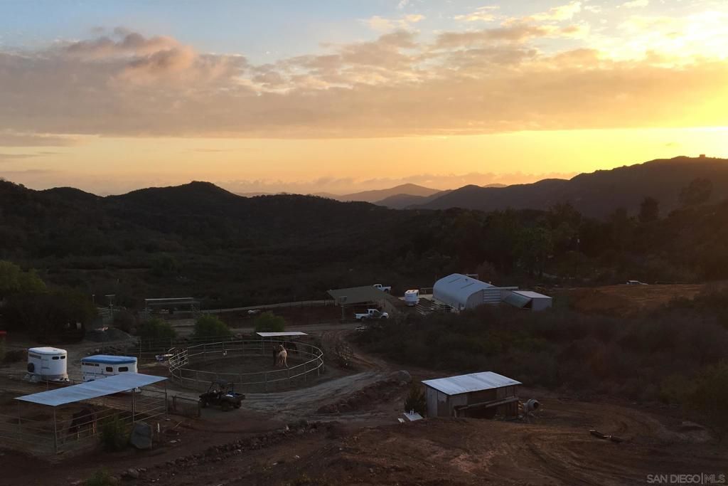 27615 Alps Ln, Escondido, CA 92026