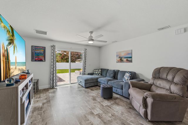 380 SW Donna Terrace, Port St. Lucie, Port St Lucie, FL 34984