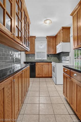 909 Fernwood Road, Royal Oak, MI 48067