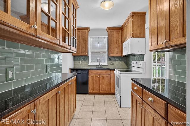909 Fernwood Road, Royal Oak, MI 48067