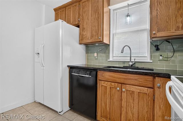 909 Fernwood Road, Royal Oak, MI 48067