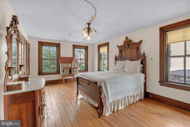 123 CHESTNUT ST, Haddonfield, NJ 08033