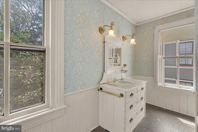 123 CHESTNUT ST, Haddonfield, NJ 08033