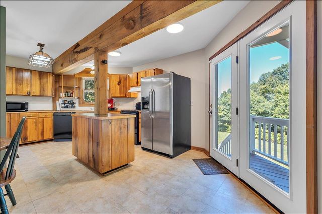 472 Wooded Acres DR, Hardy, VA 24101