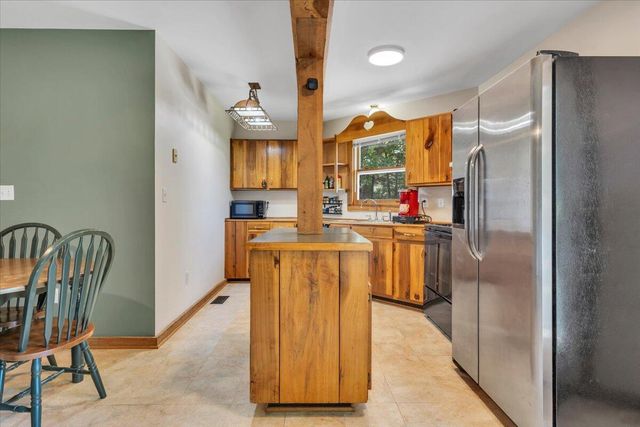 472 Wooded Acres DR, Hardy, VA 24101