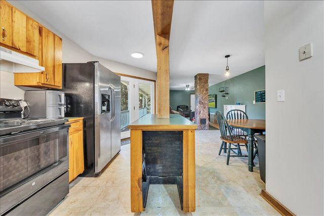 472 Wooded Acres DR, Hardy, VA 24101
