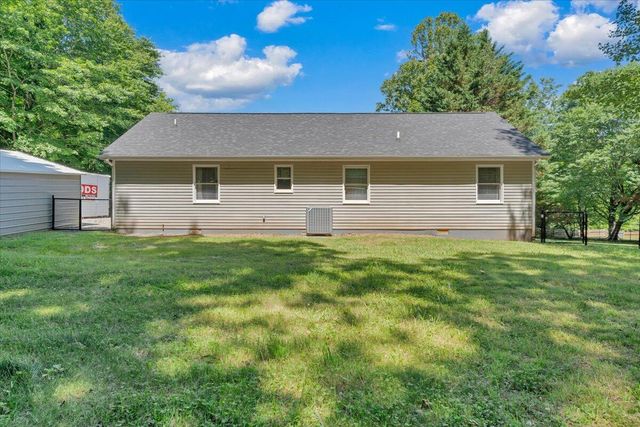 472 Wooded Acres DR, Hardy, VA 24101