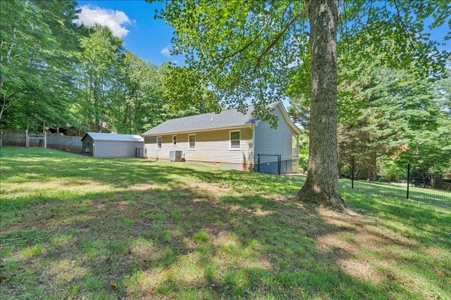 472 Wooded Acres DR, Hardy, VA 24101