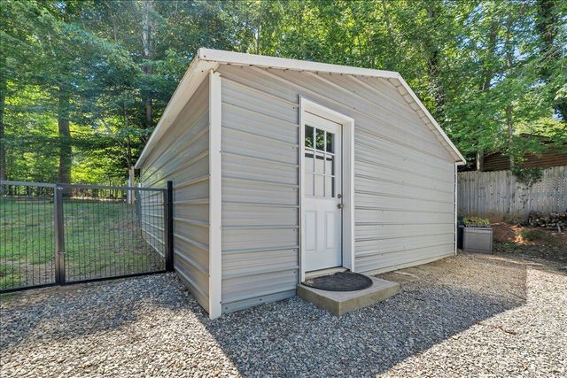 472 Wooded Acres DR, Hardy, VA 24101