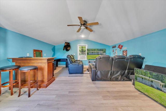 472 Wooded Acres DR, Hardy, VA 24101