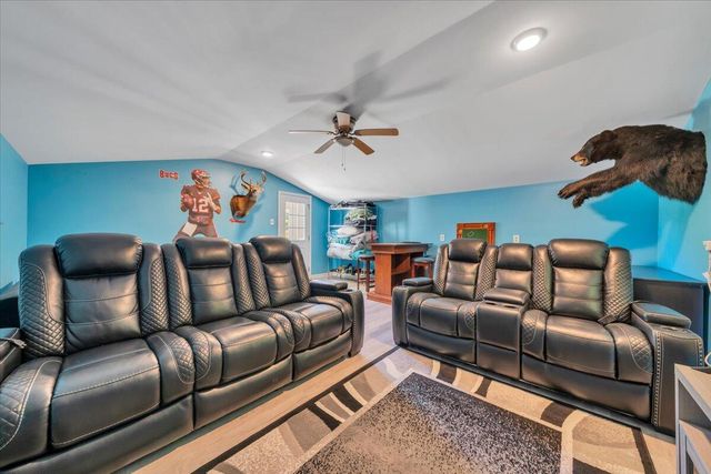 472 Wooded Acres DR, Hardy, VA 24101