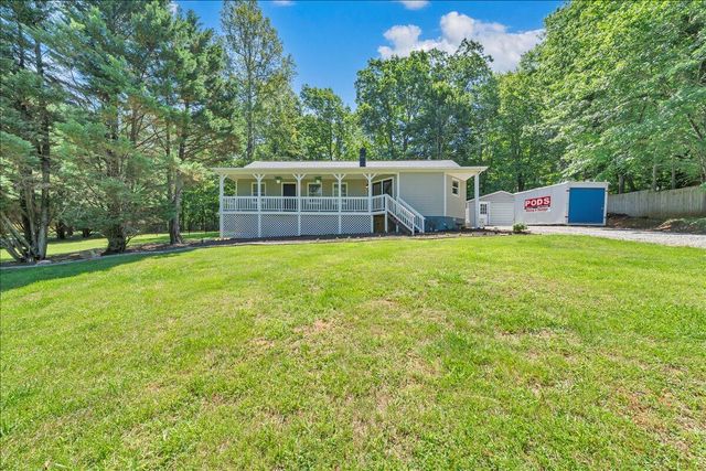 472 Wooded Acres DR, Hardy, VA 24101