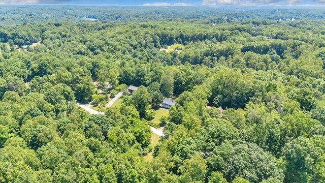 472 Wooded Acres DR, Hardy, VA 24101