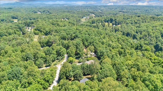 472 Wooded Acres DR, Hardy, VA 24101
