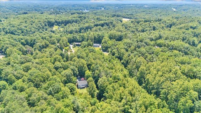 472 Wooded Acres DR, Hardy, VA 24101