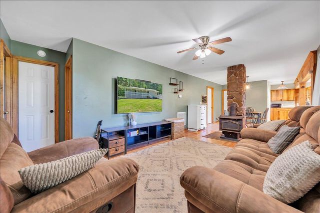 472 Wooded Acres DR, Hardy, VA 24101