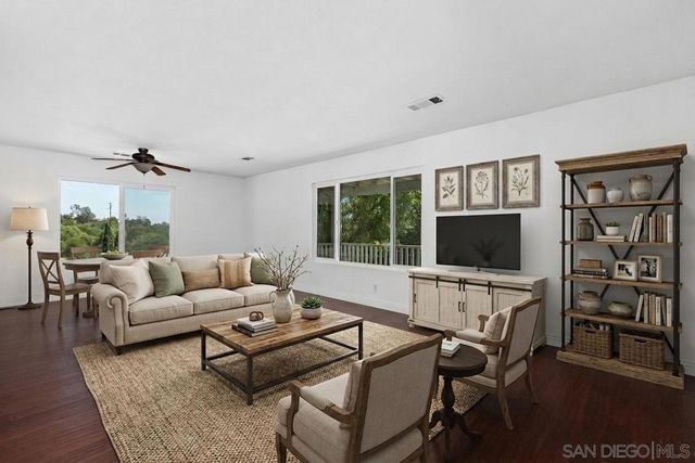 3562 S Mission Road, Fallbrook, CA 92028