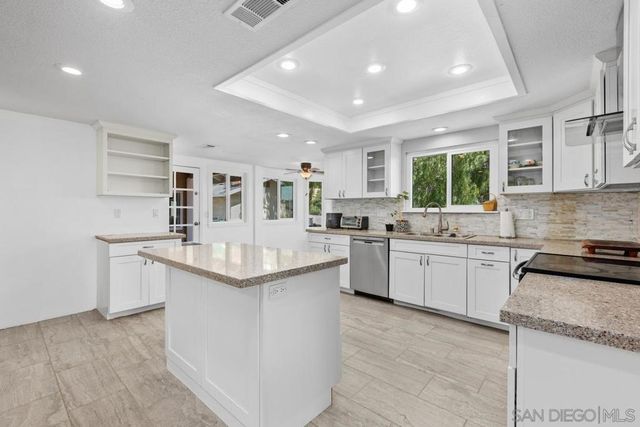 3562 S Mission Road, Fallbrook, CA 92028
