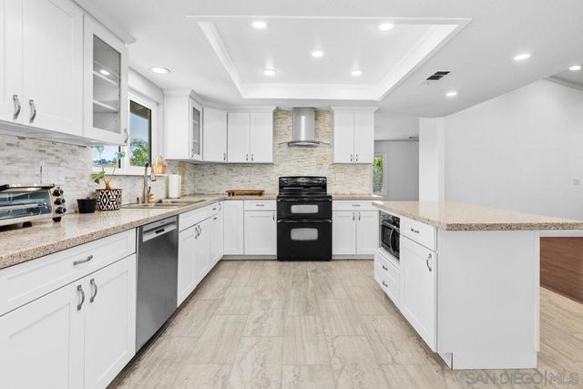 3562 S Mission Road, Fallbrook, CA 92028