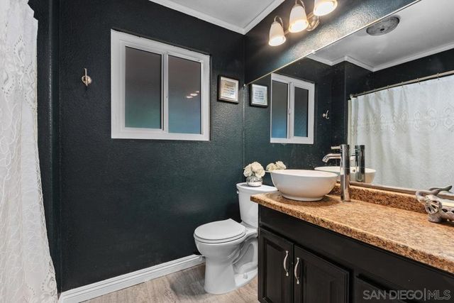 3562 S Mission Road, Fallbrook, CA 92028