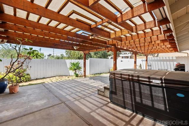 3562 S Mission Road, Fallbrook, CA 92028
