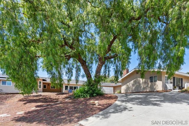 3562 S Mission Road, Fallbrook, CA 92028