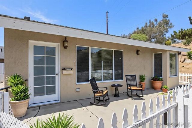 3562 S Mission Road, Fallbrook, CA 92028
