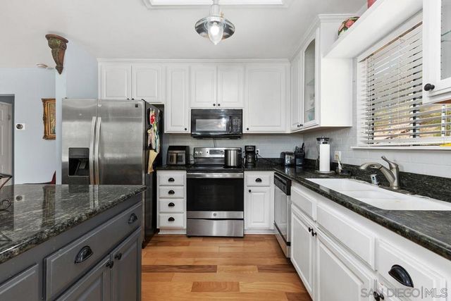 3562 S Mission Road, Fallbrook, CA 92028