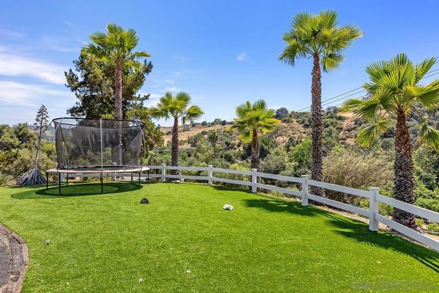 3562 S Mission Road, Fallbrook, CA 92028