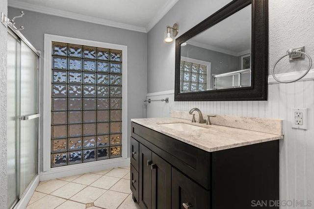 3562 S Mission Road, Fallbrook, CA 92028