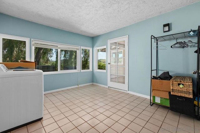 3562 S Mission Road, Fallbrook, CA 92028